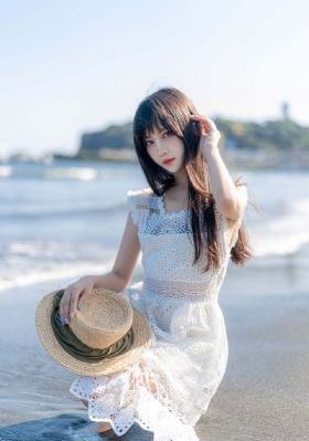 年轻的女老师在线_4K完整视频观看